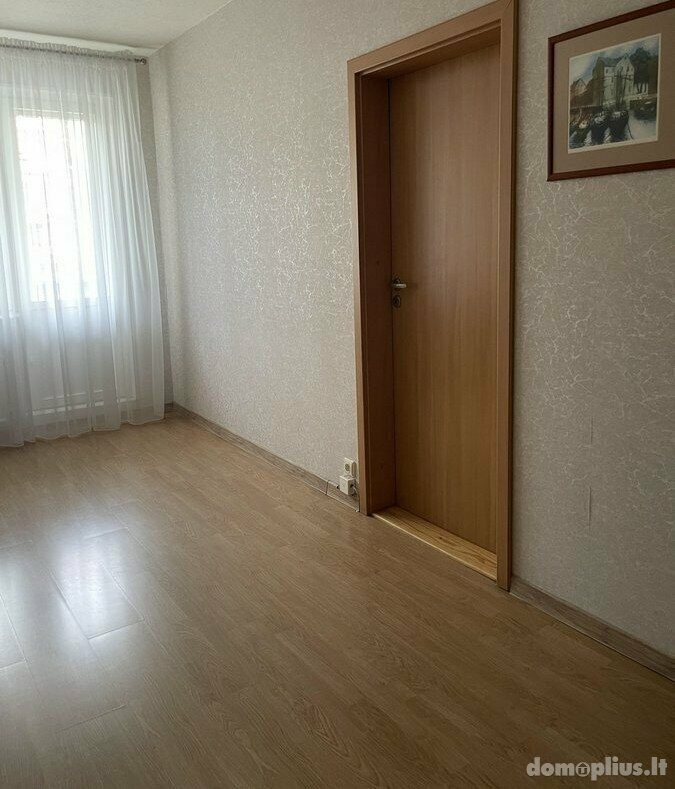 Parduodamas 3 kambarių butas Klaipėdoje, Bandužiuose, Kuncų g.