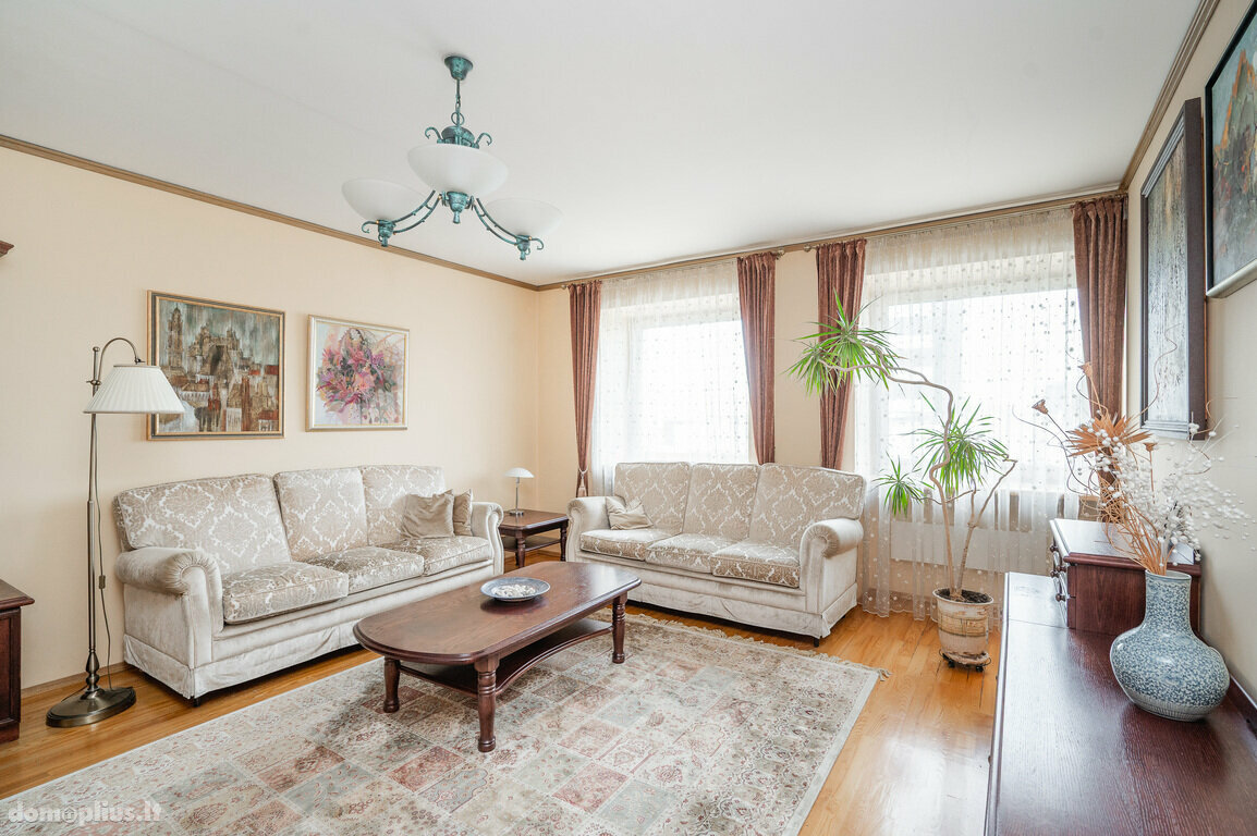 Parduodamas 4 kambarių butas Vilniuje, Pašilaičiuose, Laisvės pr.