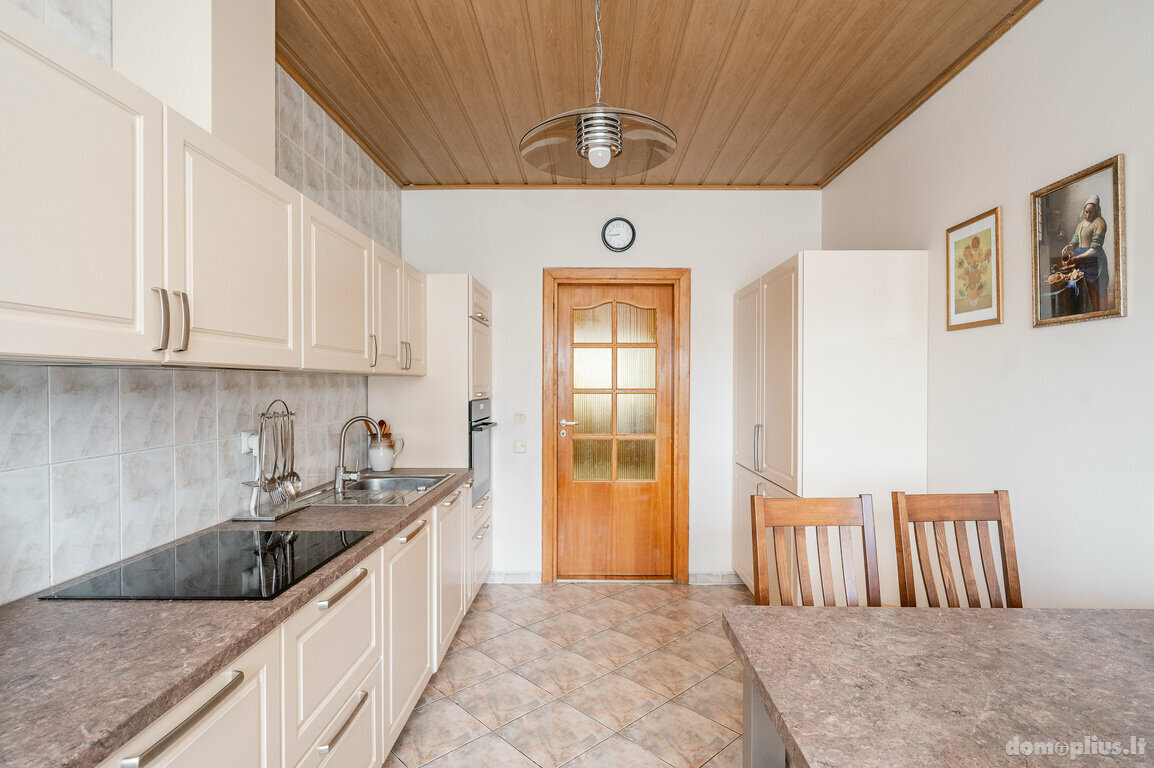 Parduodamas 4 kambarių butas Vilniuje, Pašilaičiuose, Laisvės pr.