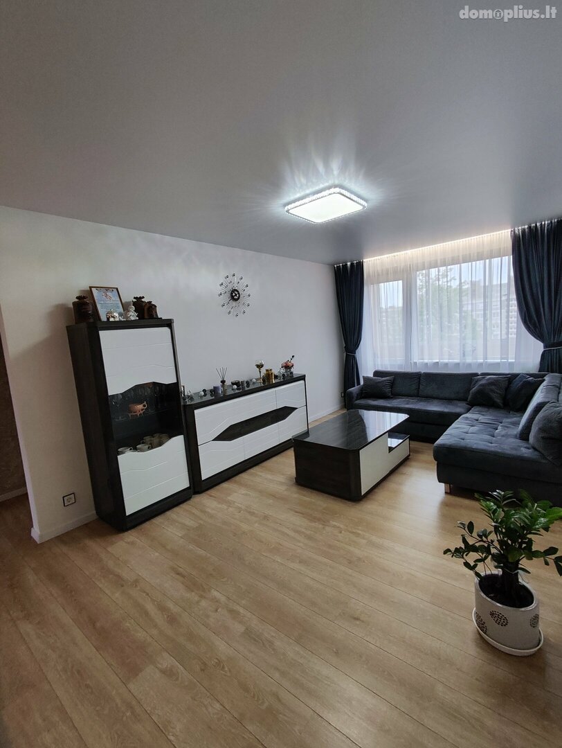 Parduodamas 3 kambarių butas Šiauliuose, Dainiuose, Gegužių g.
