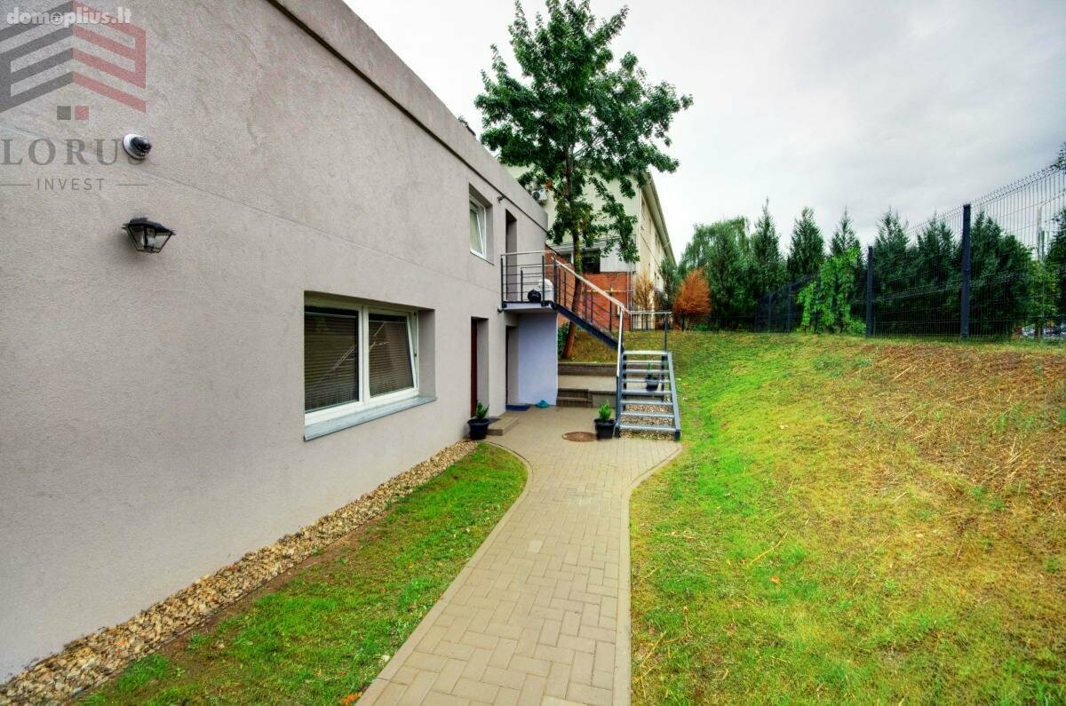 Parduodamas 4 kambarių butas Vilniuje, Naujininkuose, Geologų g.