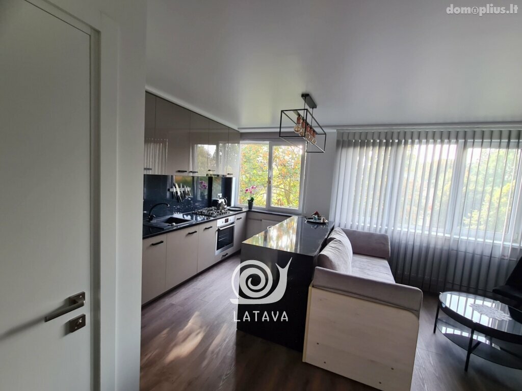 Parduodamas 1 kambario butas Kaune, Žaliakalnyje, Savanorių pr.