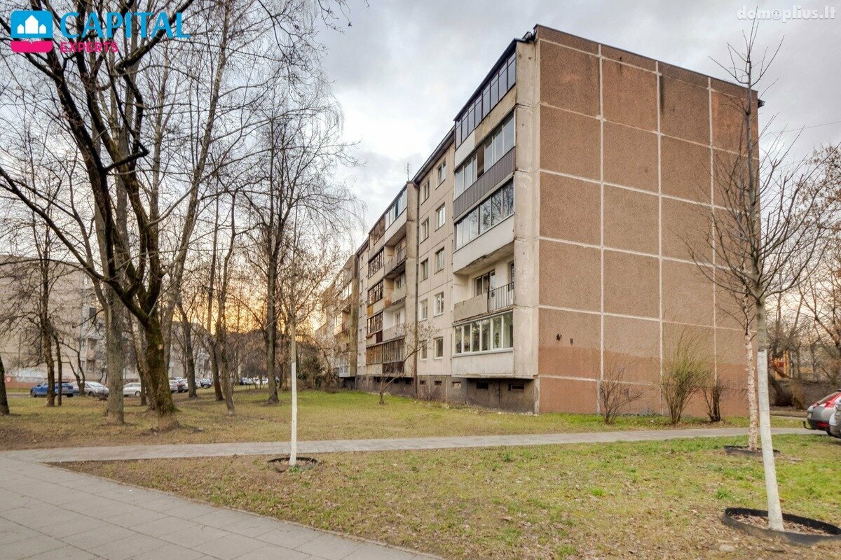 Parduodamas 2 kambarių butas Vilniuje, Žirmūnuose, Apkasų g.