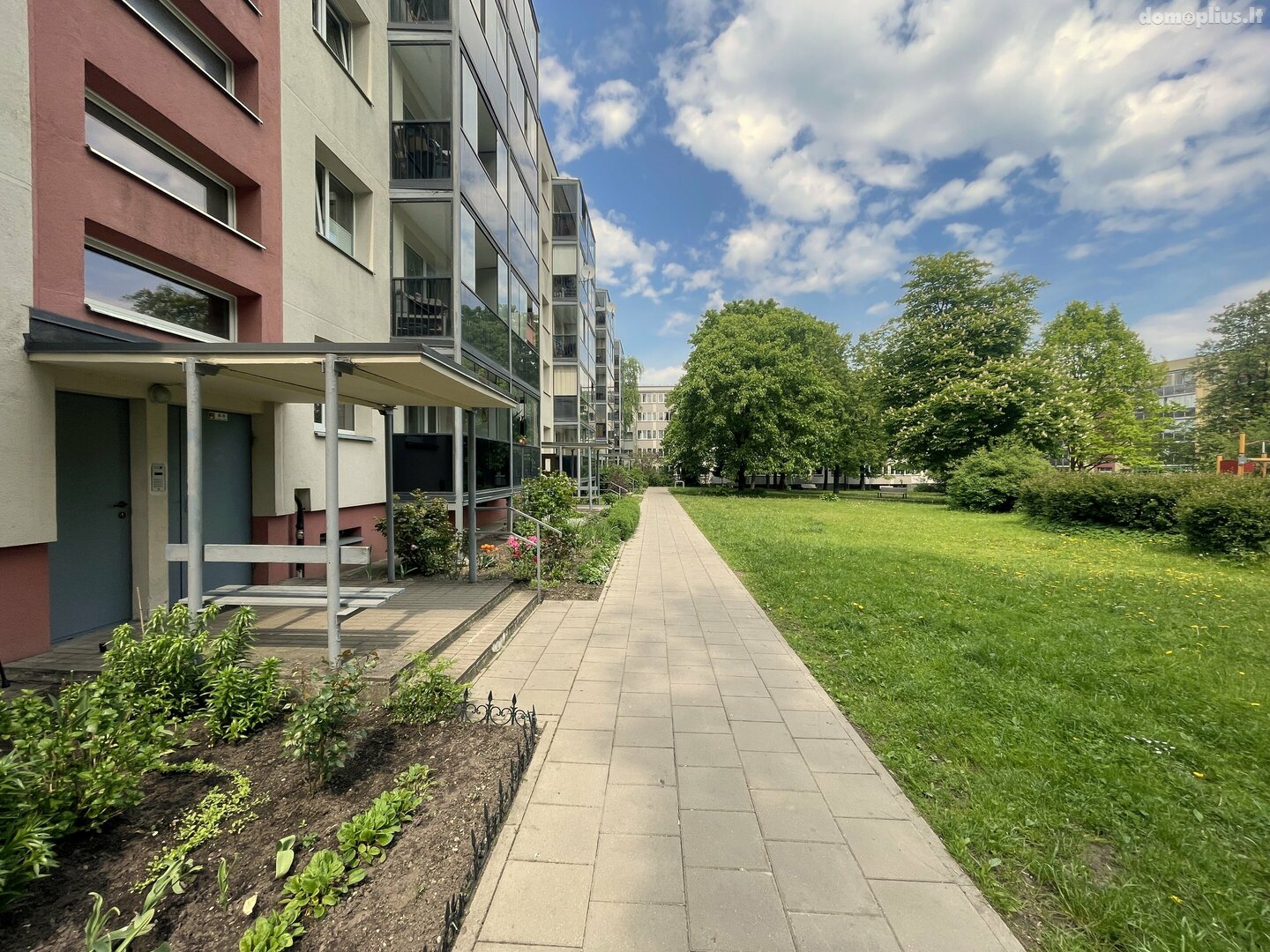 Parduodamas 2 kambarių butas Vilniuje, Žirmūnuose, Žirmūnų g.