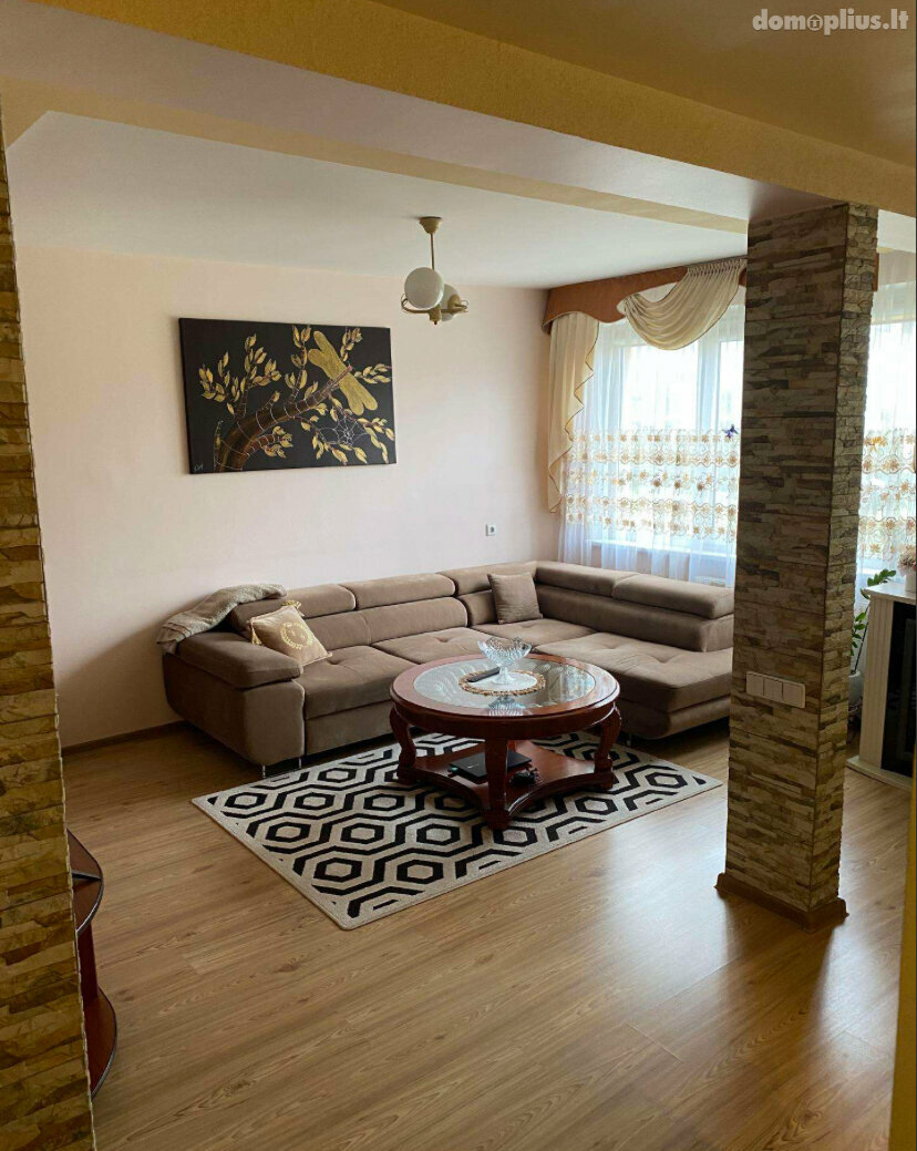 Parduodamas 2 kambarių butas Panevėžyje, Molainiuose, Molainių g.