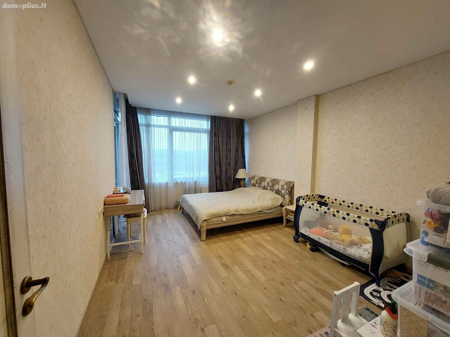 Продается 2 комнатная квартира Vilniuje, Naujamiestyje, Gynėjų g.