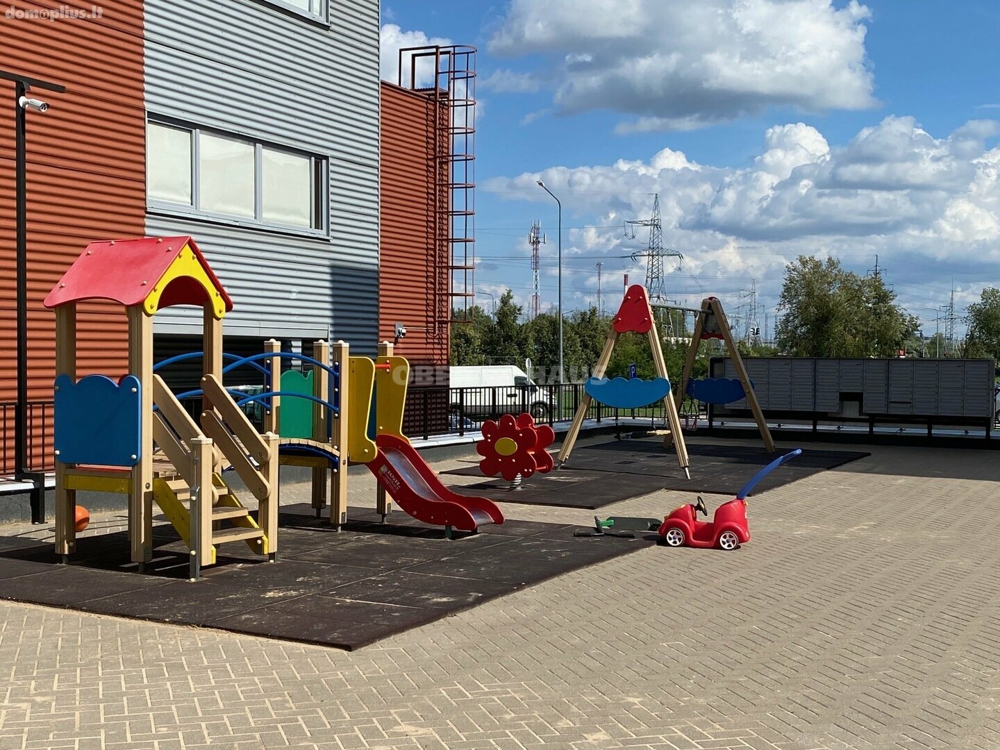 Parduodamas 3 kambarių butas Šiauliuose, Žaliūkiuose, Paukščių tak.