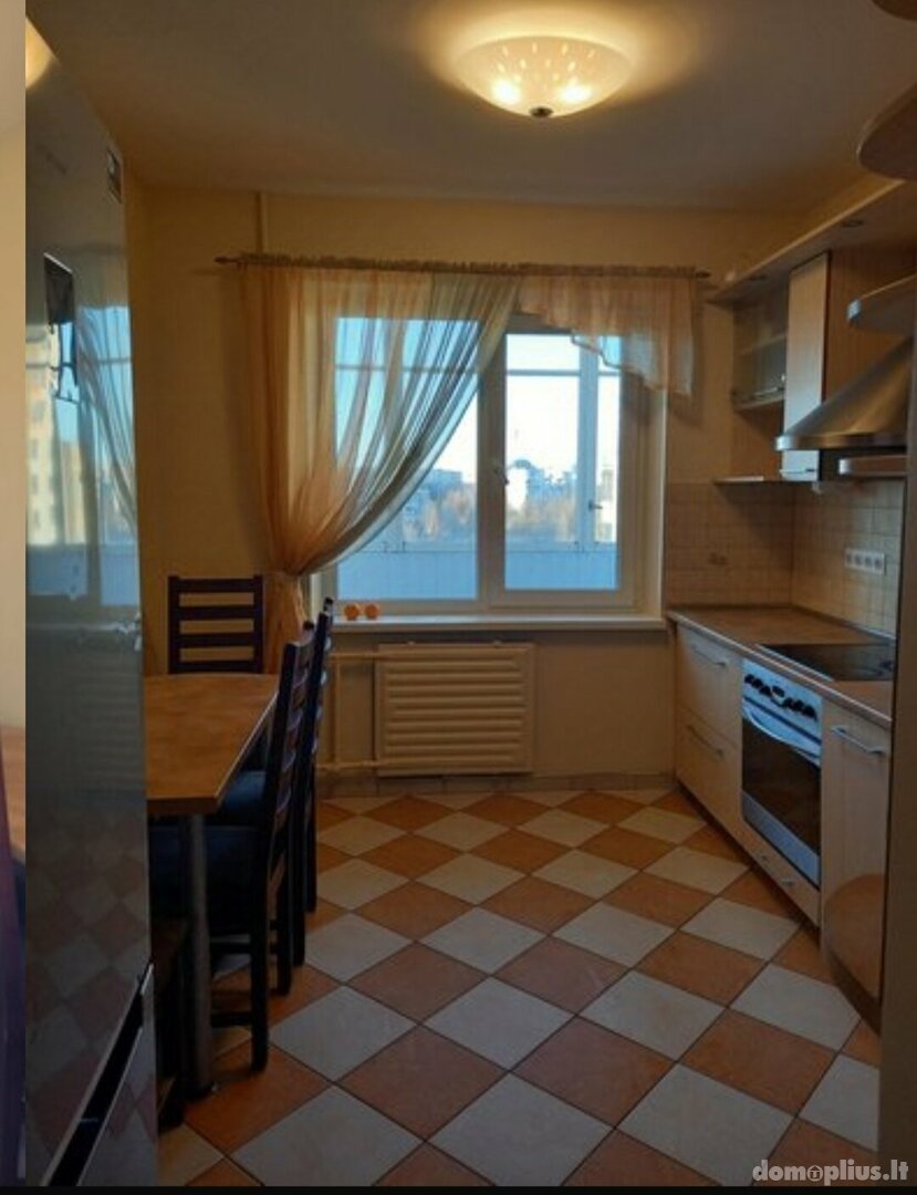 Продается 3 комнатная квартира Vilniuje, Pašilaičiuose, Medeinos g.