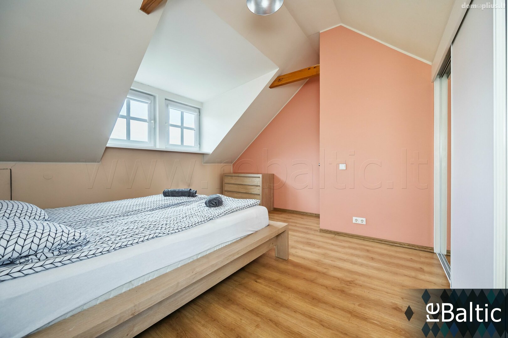 Parduodamas 3 kambarių butas Vilniuje, Senamiestyje, Karmelitų g.