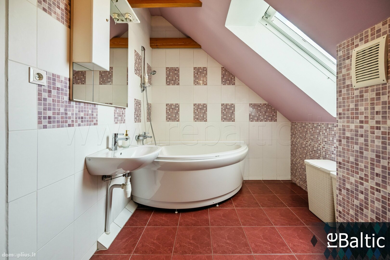 Продается 3 комнатная квартира Vilniuje, Senamiestyje, Karmelitų g.