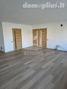 Продается 3 комнатная квартира Klaipėdoje, Poilsio, Darželio g.