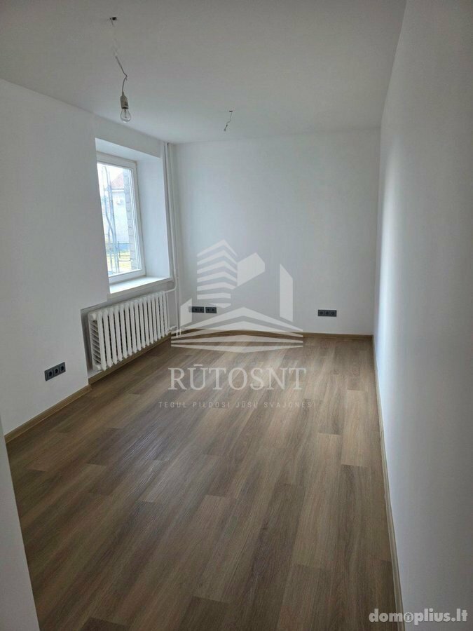 Parduodamas 3 kambarių butas Klaipėdoje, Poilsio, Darželio g.