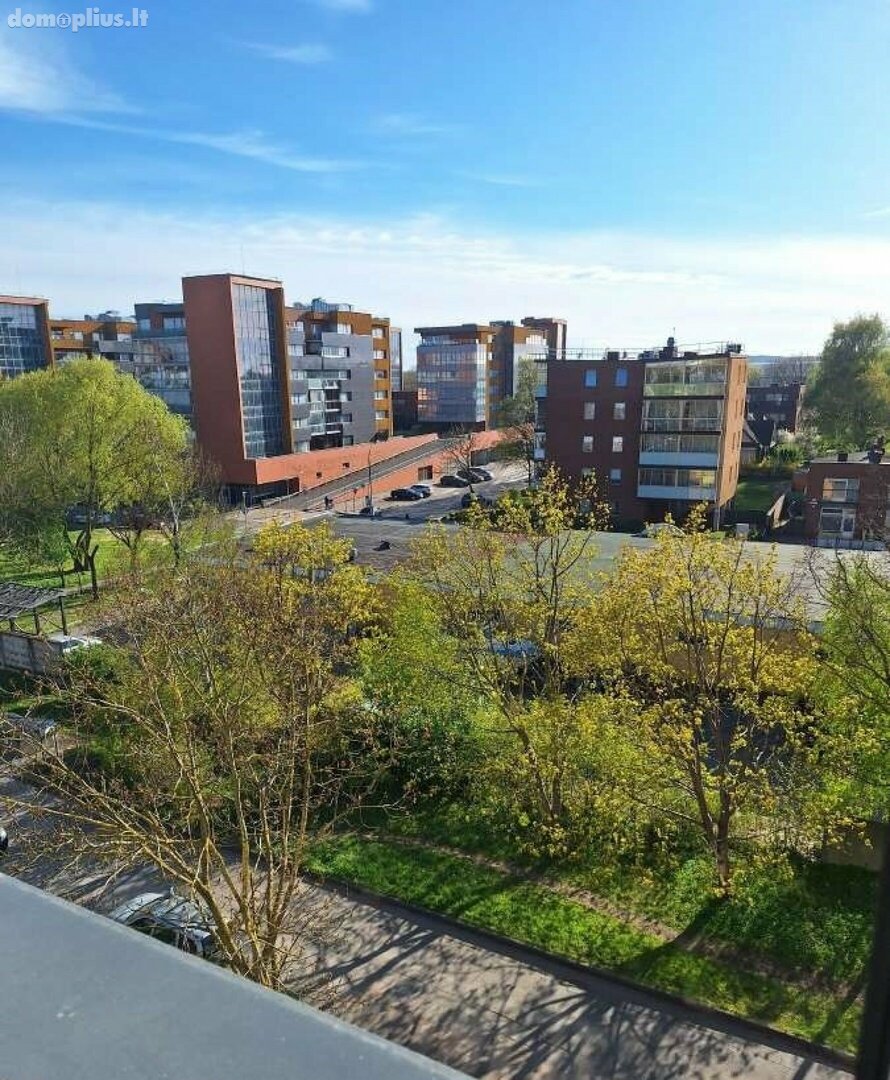 Продается 2 комнатная квартира Klaipėdoje, Vėtrungėje, Birutės g.