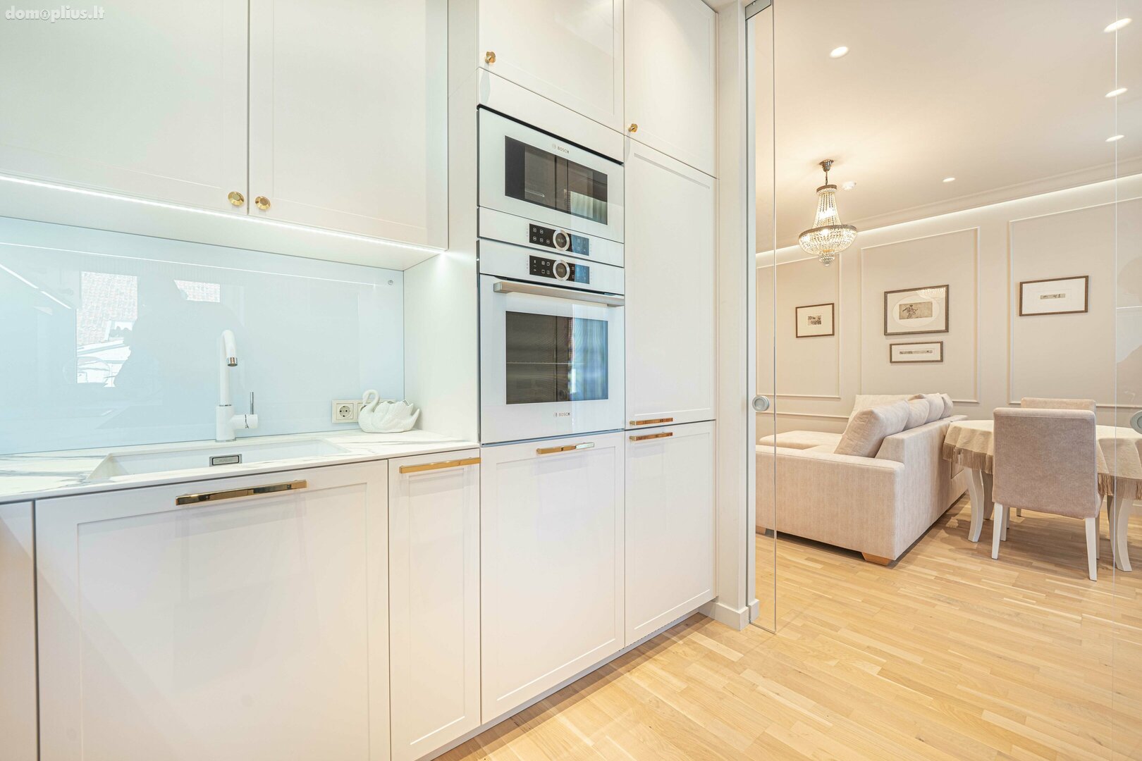 3 rooms apartment for sell Klaipėdoje, Senamiestyje, Turgaus g.