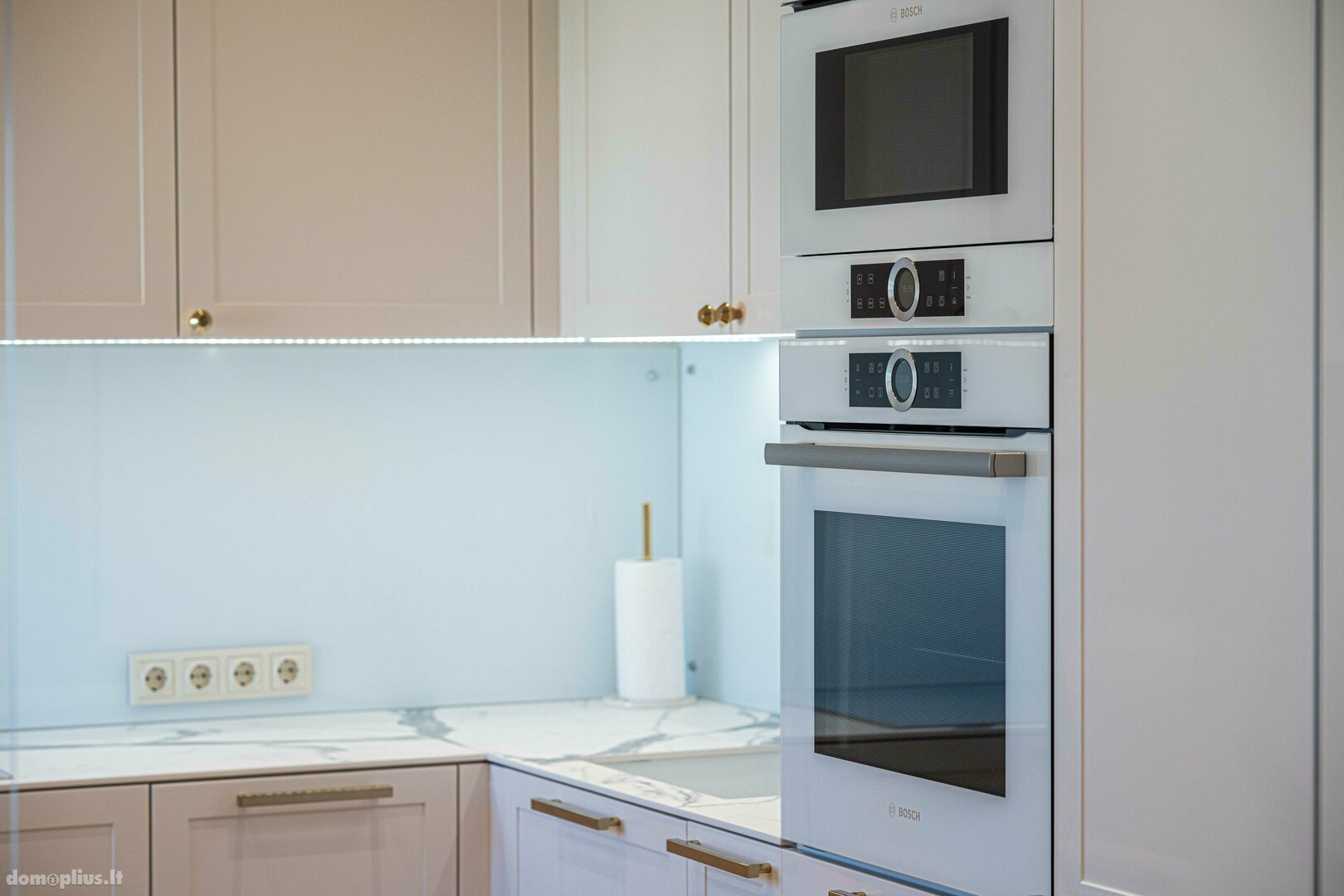 3 rooms apartment for sell Klaipėdoje, Senamiestyje, Turgaus g.