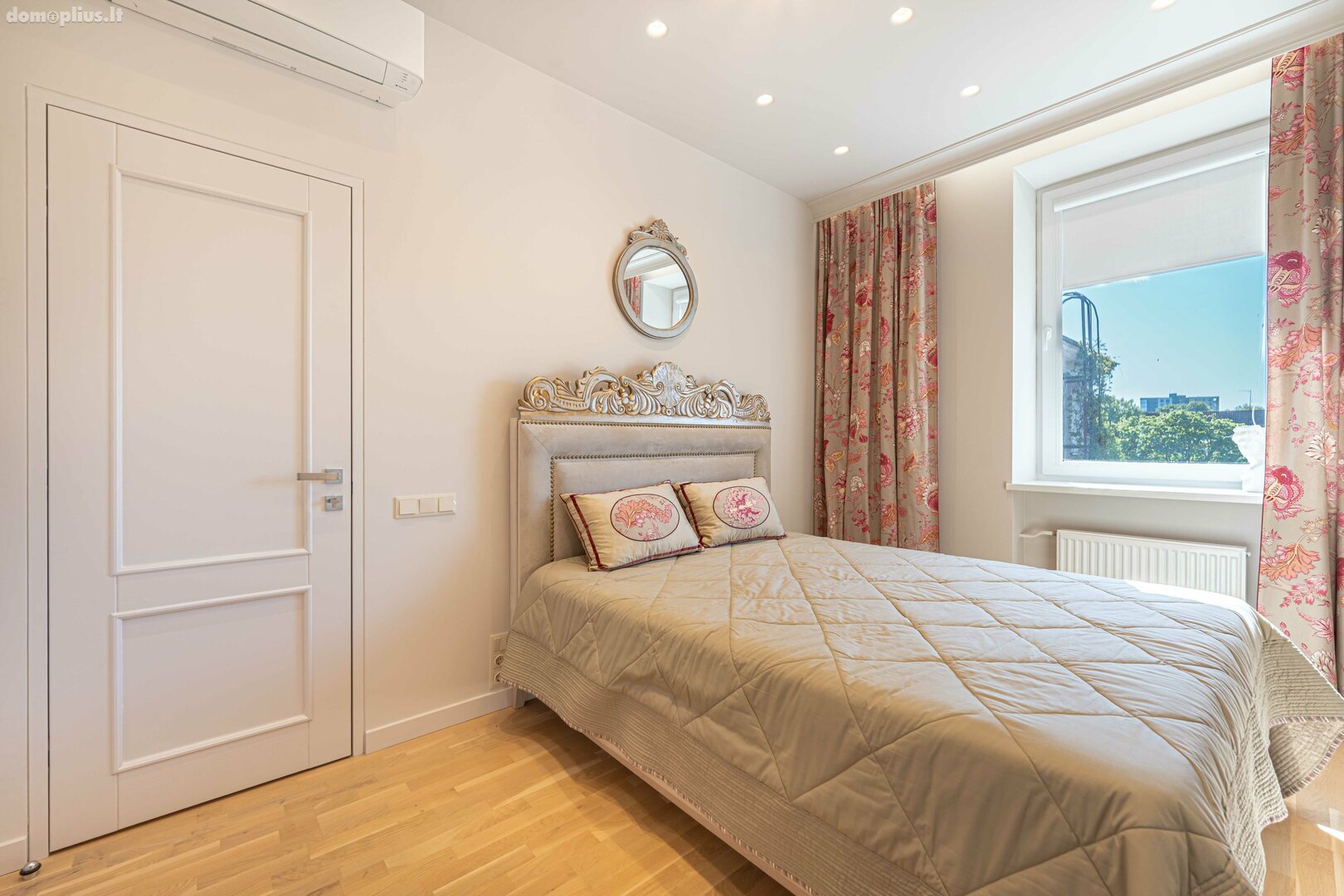 3 rooms apartment for sell Klaipėdoje, Senamiestyje, Turgaus g.