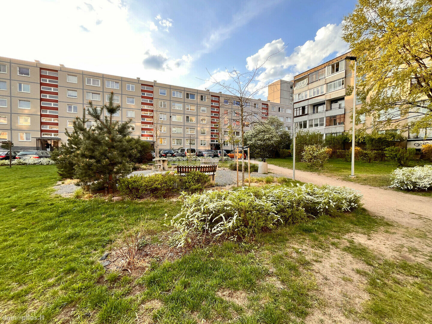 Продается 1 комнатная квартира Vilniuje, Karoliniškėse, Algimanto Petro Kavoliuko g.