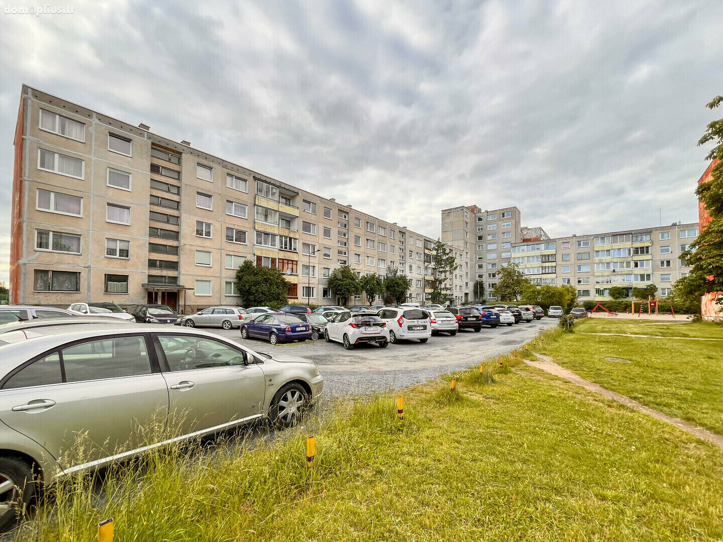 Продается 1 комнатная квартира Vilniuje, Karoliniškėse, Algimanto Petro Kavoliuko g.