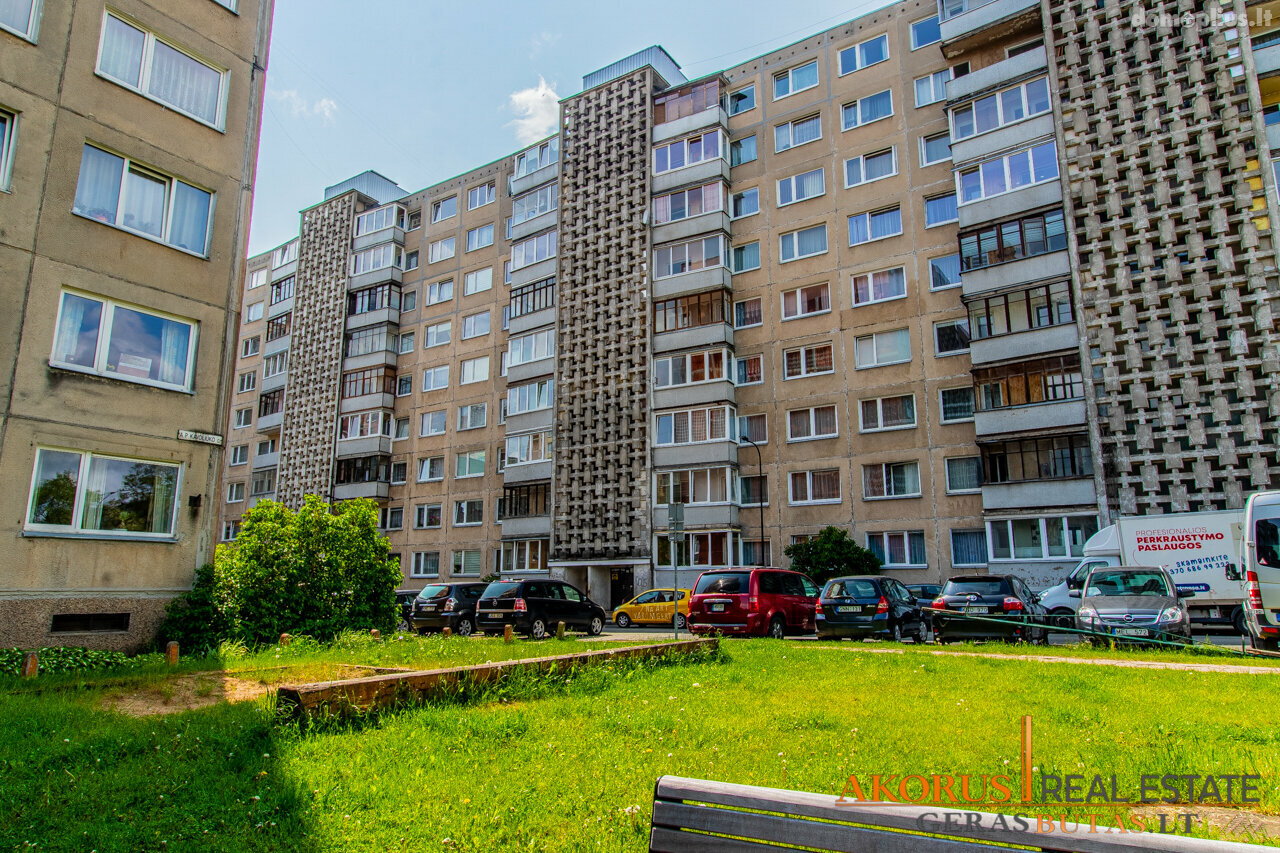 Продается 3 комнатная квартира Vilniuje, Karoliniškėse, Algimanto Petro Kavoliuko g.