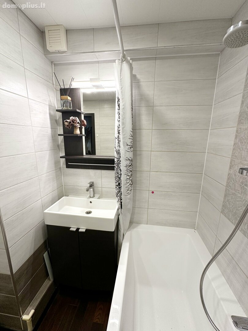 Продается 3 комнатная квартира Vilniuje, Karoliniškėse, Virginijaus Druskio g.