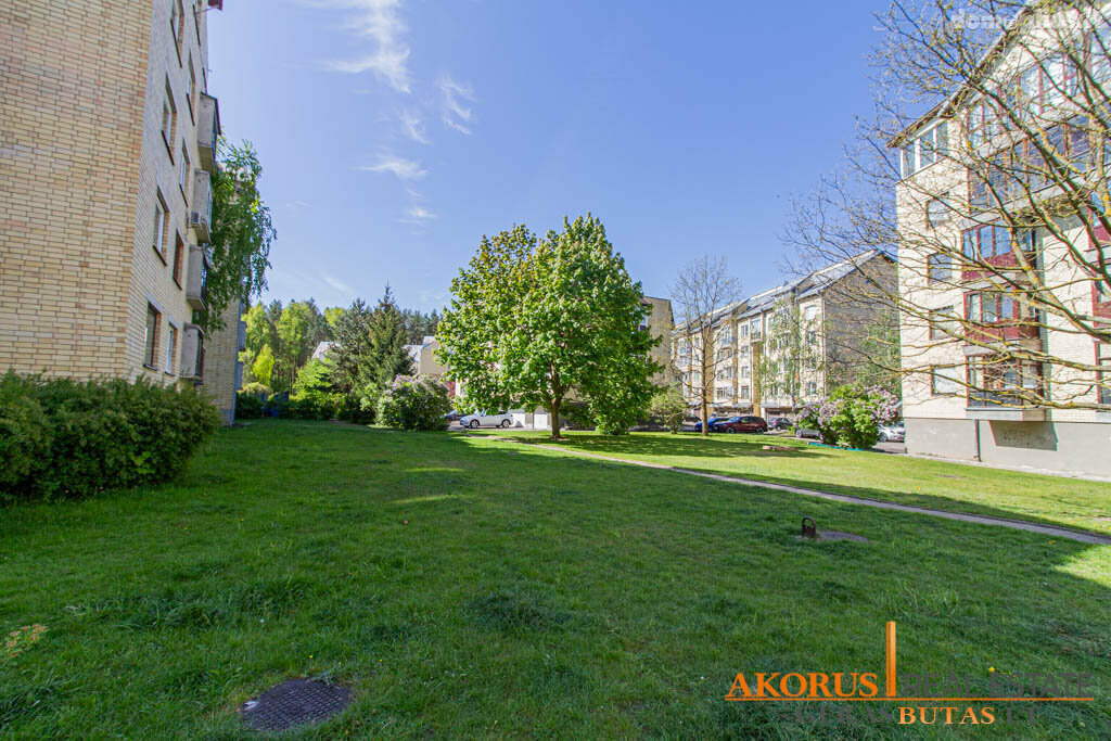 4 rooms apartment for sell Vilniuje, Lazdynėliuose, Neužmirštuolių g.