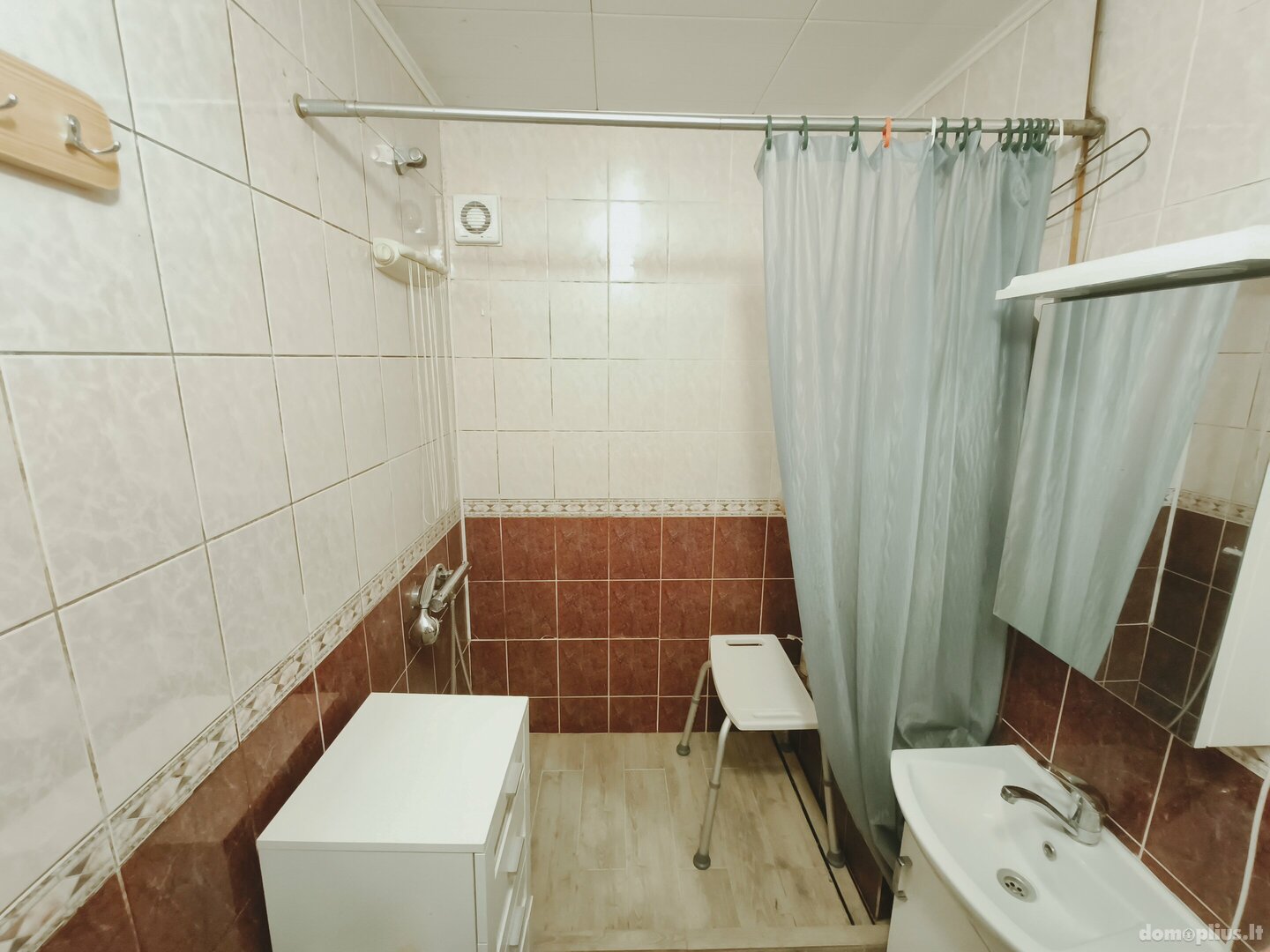 Parduodamas 4 kambarių butas Utenos rajono sav., Utenoje, J. Basanavičiaus g.