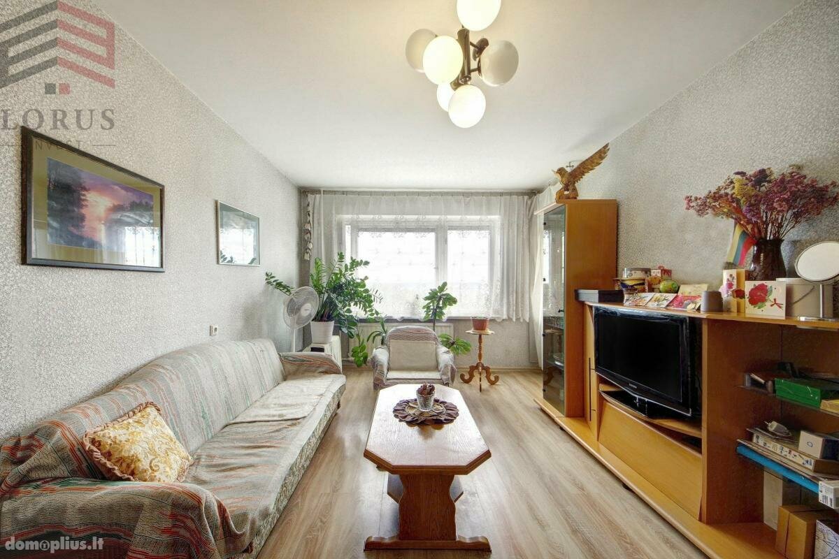 Parduodamas 3 kambarių butas Vilniuje, Šeškinėje, Gelvonų g.