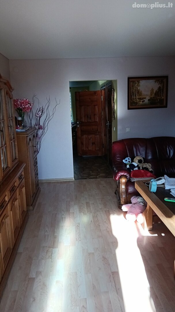 Parduodamas 3 kambarių butas Jurbarko rajono sav., Smalininkuose, Nemuno g.