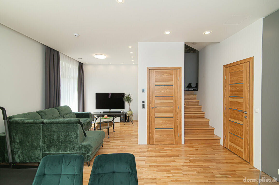 Продается 4 комнатная квартира Vilniuje, Balsiuose, Žalumos g.