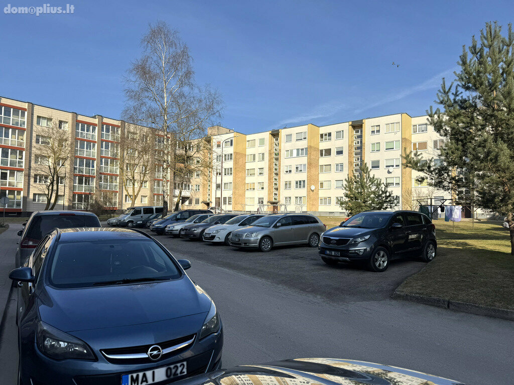 Parduodamas 3 kambarių butas Šiauliuose, Zokniuose, Radviliškio g.