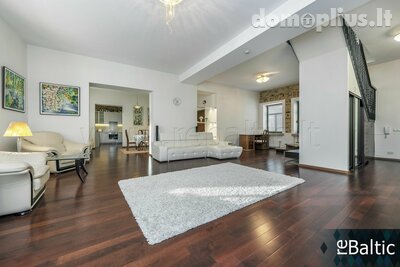 5 rooms apartment for rent Vilniuje, Senamiestyje, Savičiaus g.