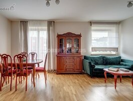 Parduodamas 4 kambarių butas Vilniuje, Lazdynėliuose, Jonažolių g.