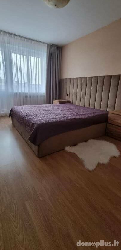 Parduodamas 4 kambarių butas Klaipėdoje, Vingio, Šiaulių g.