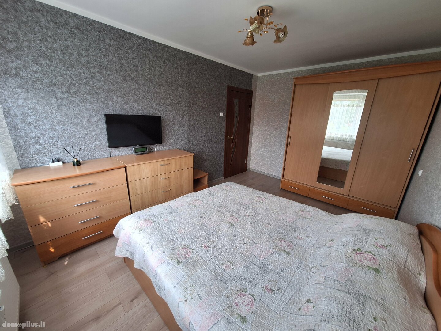 Parduodamas 2 kambarių butas Šiauliuose, Lieporiuose, Gegužių g.