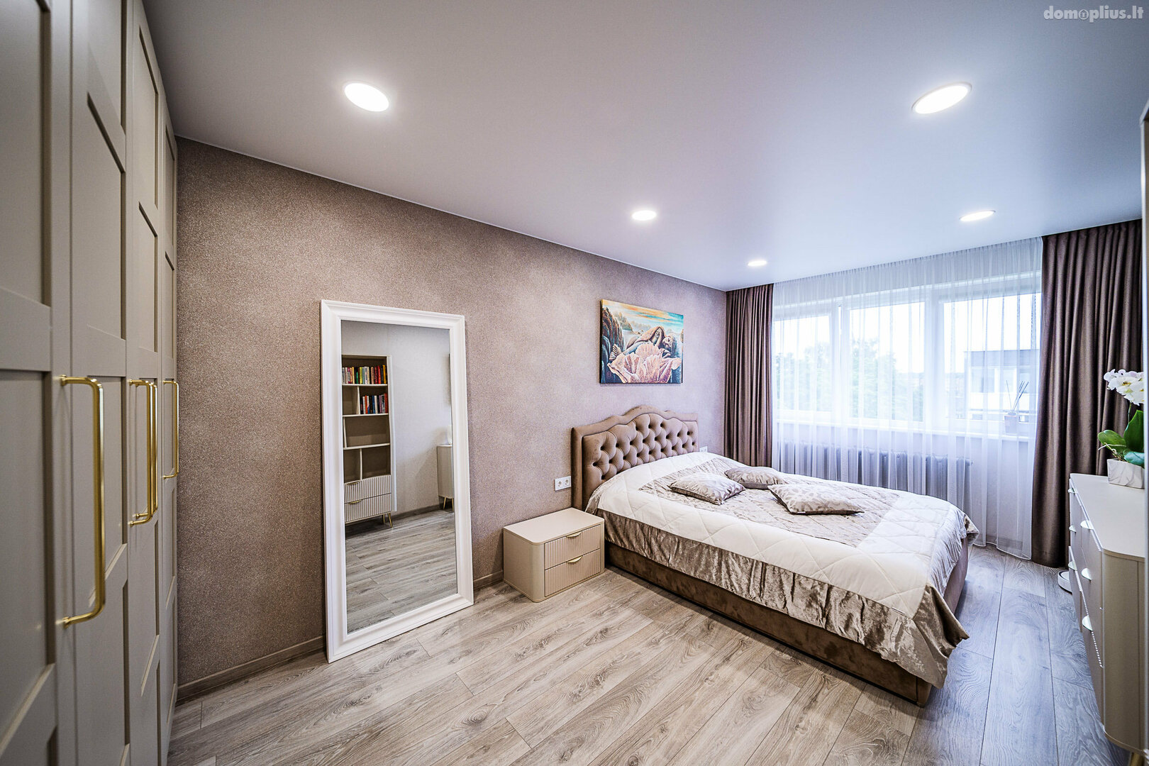 3 rooms apartment for sell Šiauliuose, Centre, Vilniaus g.