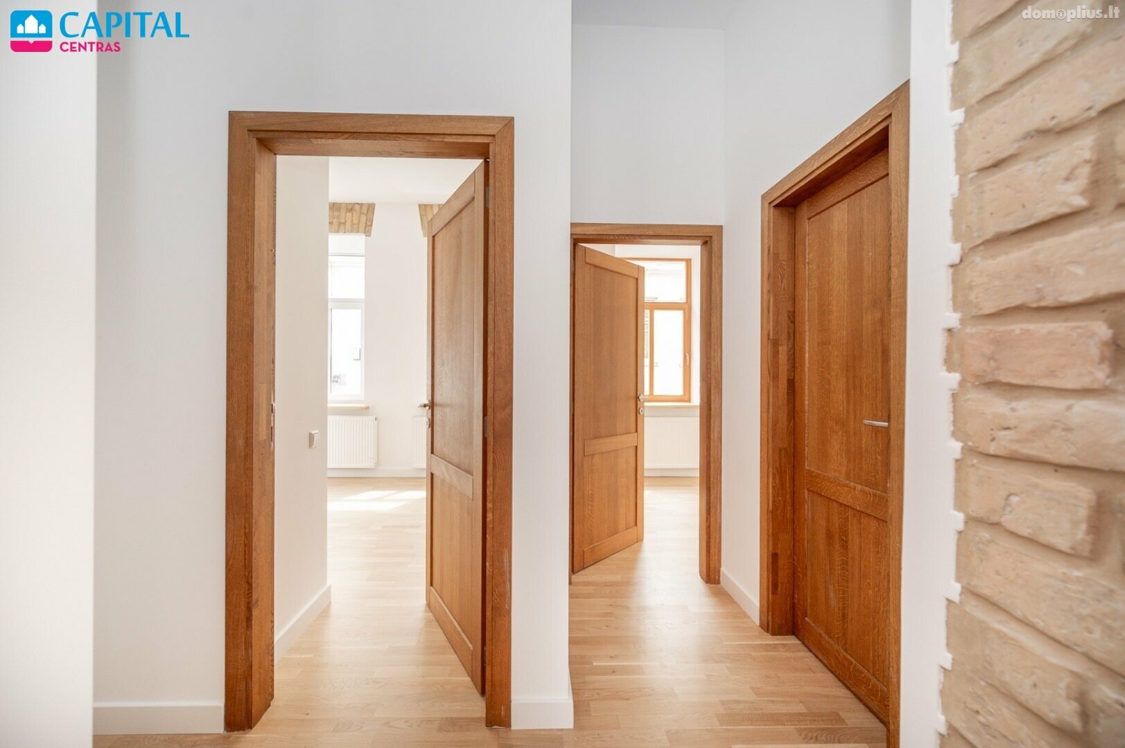 Продается 4 комнатная квартира Vilniuje, Senamiestyje, Šermukšnių g.