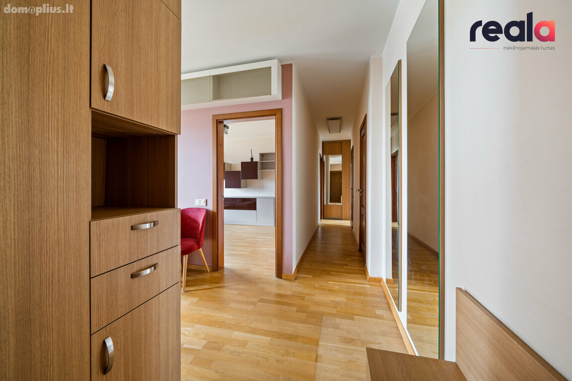 Продается 3 комнатная квартира Vilniuje, Justiniškėse, Taikos g.
