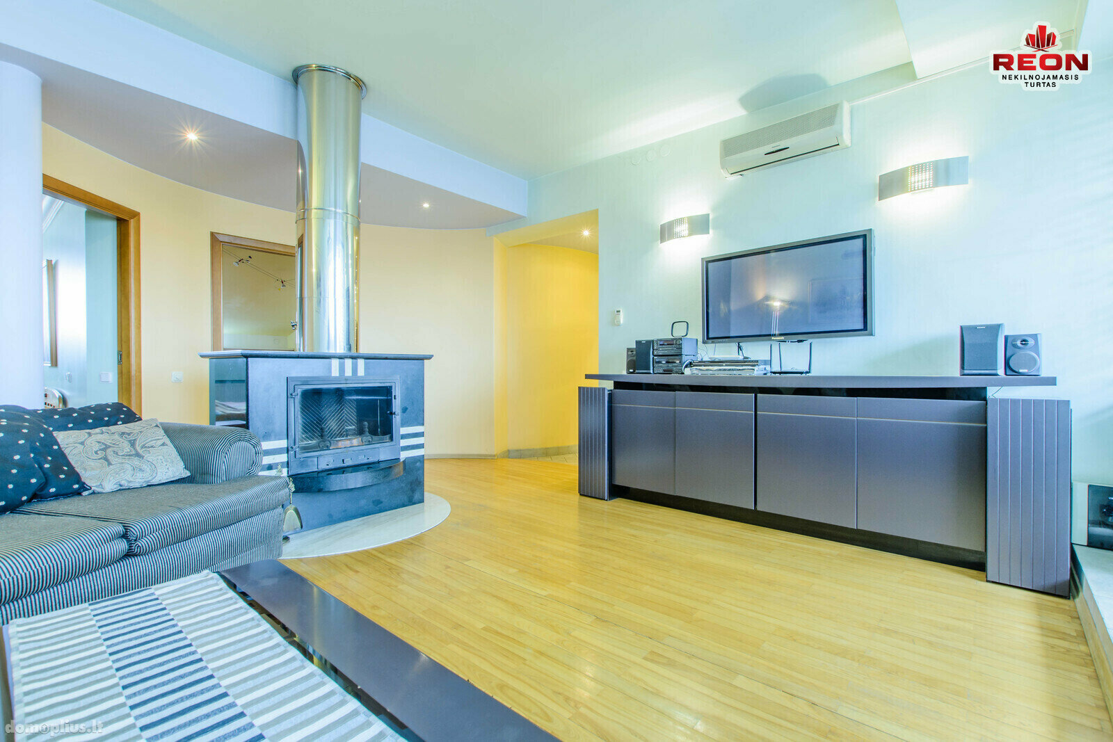 4 rooms apartment for sell Vilniuje, Senamiestyje, Gedimino pr.