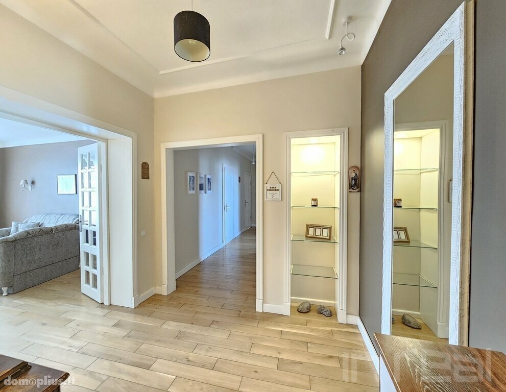 4 rooms apartment for sell Šiauliuose, Centre, Varpo g.