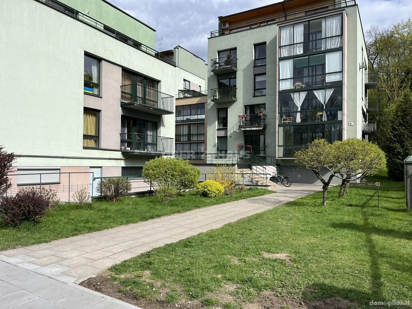 3 rooms apartment for rent Vilniuje, Antakalnyje, P. Vileišio g.