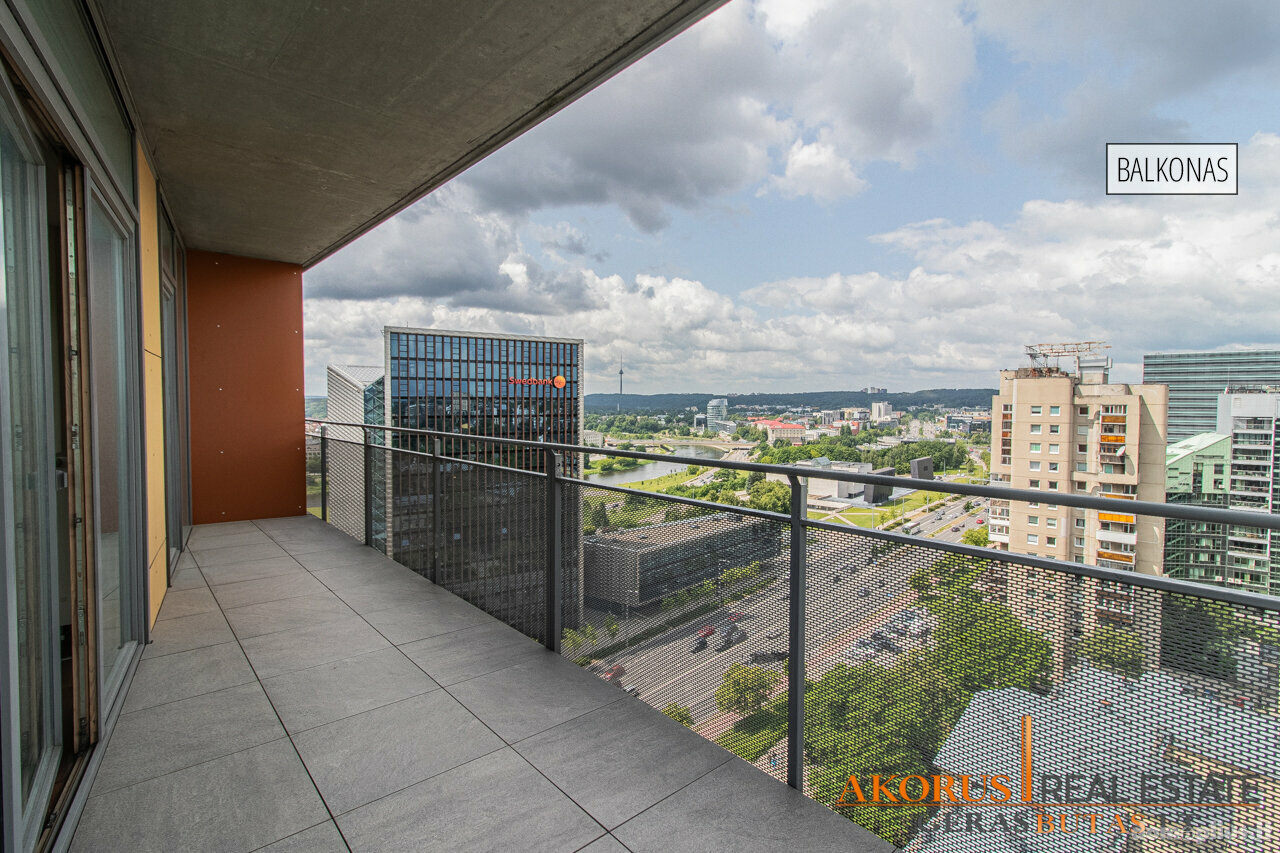 Продается 2 комнатная квартира Vilniuje, Šnipiškėse, Konstitucijos pr.