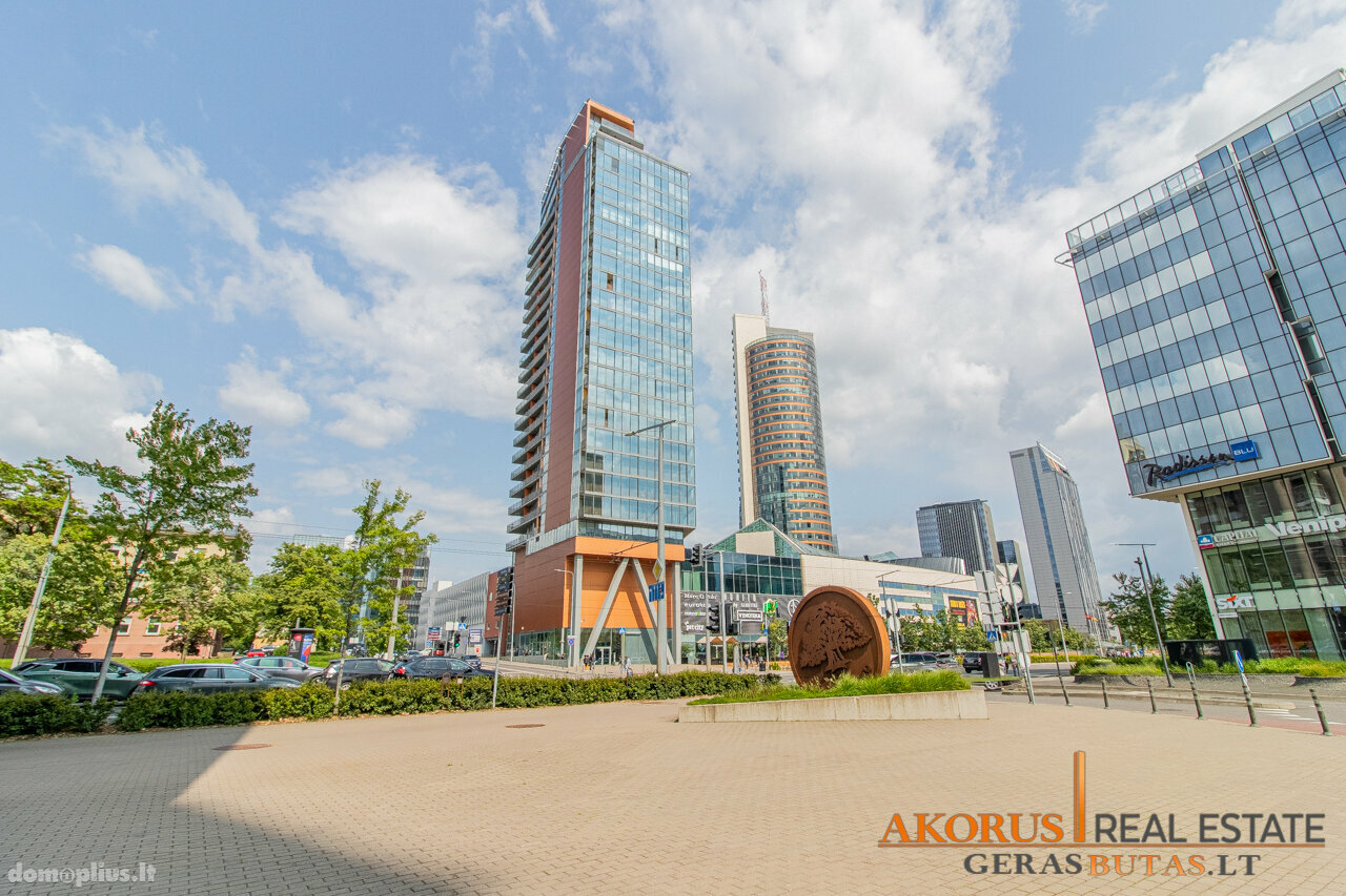 Продается 2 комнатная квартира Vilniuje, Šnipiškėse, Konstitucijos pr.