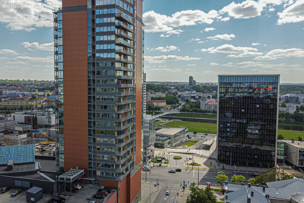 Продается 2 комнатная квартира Vilniuje, Šnipiškėse, Konstitucijos pr.