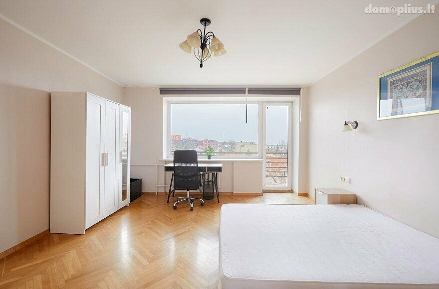 Продается 3 комнатная квартира Kaune, Žaliakalnyje, Savanorių pr.