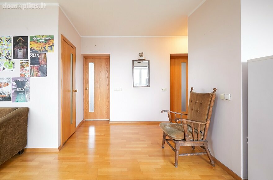 Продается 3 комнатная квартира Kaune, Žaliakalnyje, Savanorių pr.