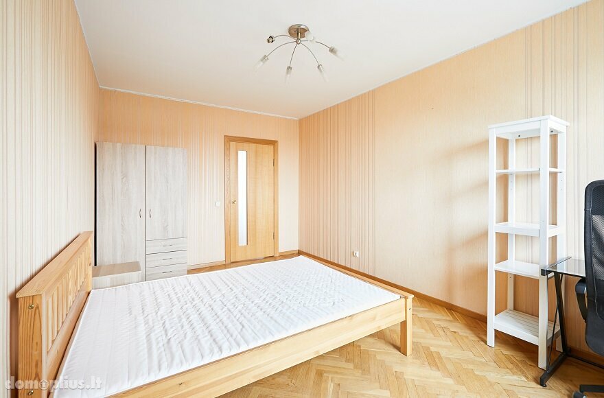 Продается 3 комнатная квартира Kaune, Žaliakalnyje, Savanorių pr.