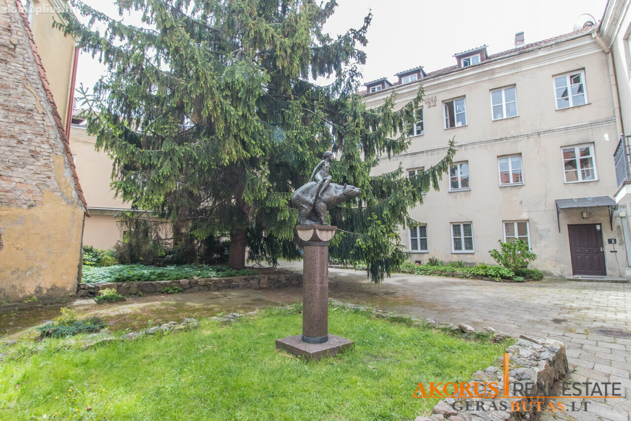 Parduodamas 2 kambarių butas Vilniuje, Senamiestyje, Stiklių g.