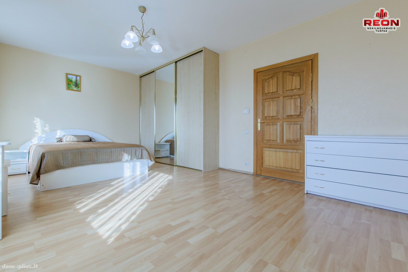 Продается 4 комнатная квартира Vilniuje, Pilaitėje, Bitėnų g.
