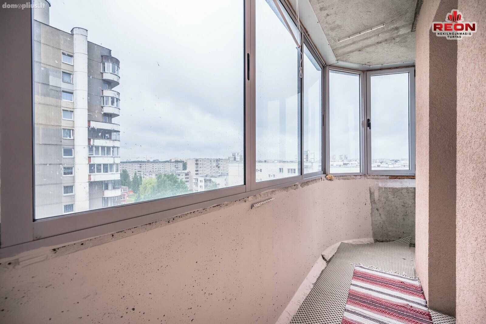 Parduodamas 2 kambarių butas Vilniuje, Šeškinėje, Čiobiškio g.