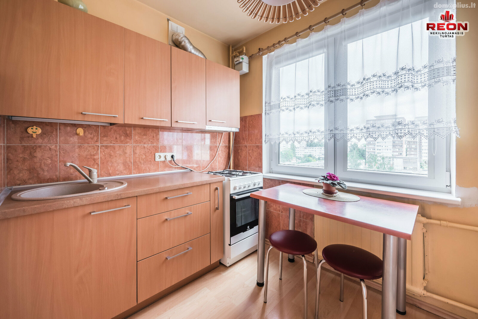 Продается 2 комнатная квартира Vilniuje, Karoliniškėse, Loretos Asanavičiūtės g.